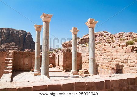 Resti della chiesa blu. Antica città di Petra, Giordania