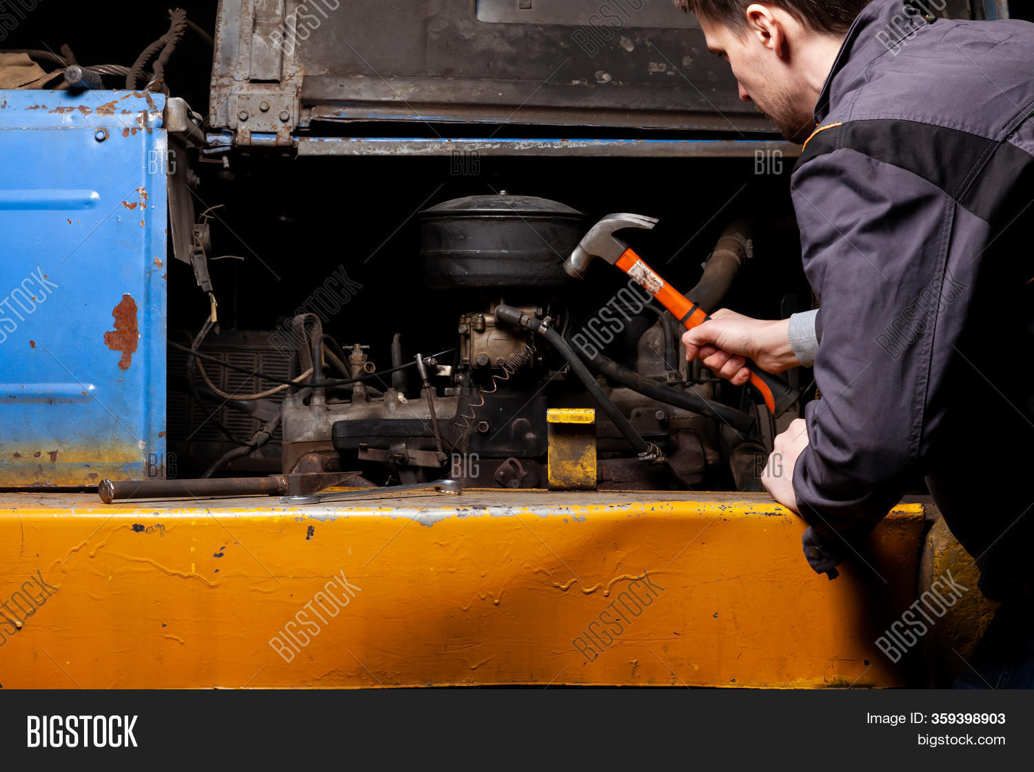 Angry Male Mechanic Image & Photo (Free Trial) | Bigstock