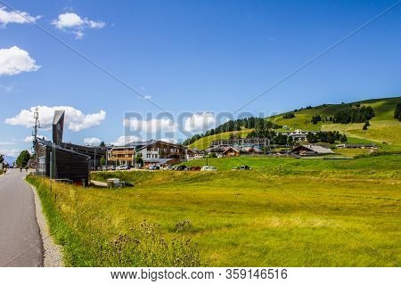 View Of Compatsch (compaccio), Seiser Alm (alpe Di Siusi)