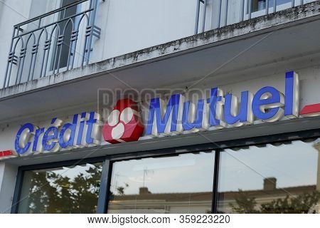 Bordeaux , Aquitaine / France - 02 15 2020 : Credit Mutuel French Office Store Sign Bank Logo Signag