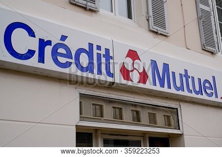 Bordeaux , Aquitaine / France - 02 21 2020 : Credit Mutuel French Sign Bank Logo Office Signage On B