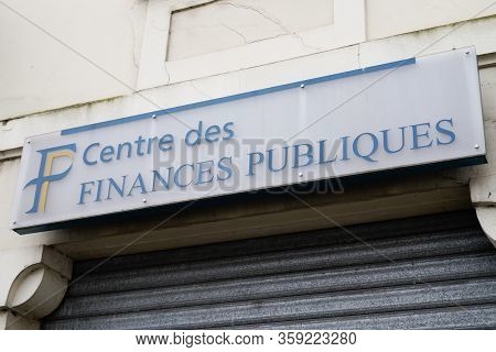 Bordeaux , Aquitaine / France - 02 21 2020 : Centre Des Finances Publiques Logo Office French Public