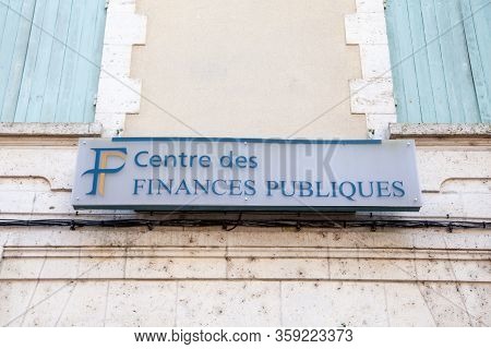 Bordeaux , Aquitaine / France - 02 21 2020 : Centre Des Finances Publiques Logo Office Sign Logo Bui