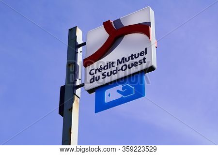 Bordeaux , Aquitaine / France - 10 17 2019 : Credit Mutuel Du Sud Ouest Sign On Bank Office Agency I