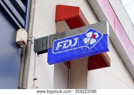 Bordeaux , Aquitaine / France - 11 07 2019 : Fdj French Sign Logo In Street
