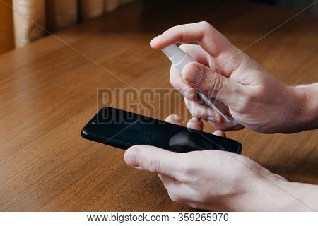 How To Properly Clean And Disinfect Your Smartphone With Oleophobic Coating. Cleaning Mobile Phone T