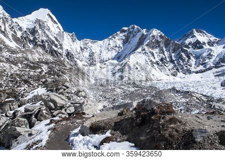 Gorakshep, Nepal - Circa October 2013: View Of The Himalayas (lingtren, Khumbutse) Out Of The Way To