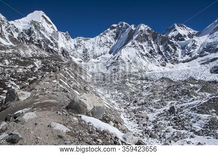Gorakshep, Nepal - Circa October 2013: View Of The Himalayas (lingtren, Khumbutse) Out Of The Way To