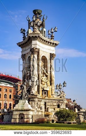 Spain, Barcelona, May, 2016 - Spain Square Monumental Fountain Or Fuente De La Plaza De Espaa. Spain