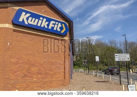 Sheffield England - April 05, 2020: Kwik Fit Garage On Ecclesall Road In Sheffield.