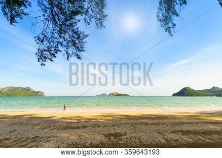 The Bay Of Ao Manao Beach At Prachuap Khiri Khan Province, Thailand The Bay Of Ao Manao Beach At Pra