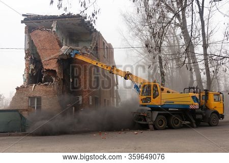 Destruction Of A Non-residential Brick Apartment Building
