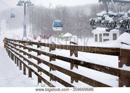 Stara Planina Ski Resort, Serbia -januar 17, 2016: Ski Lifts On Stara Planina, Photographed During A