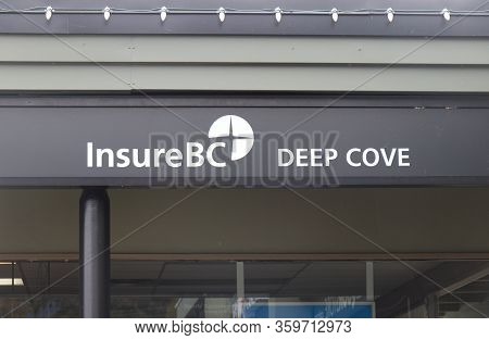 Deep Cove,north Vancouver, Canada - April 1, 2020: View Of Entrance Buildind 