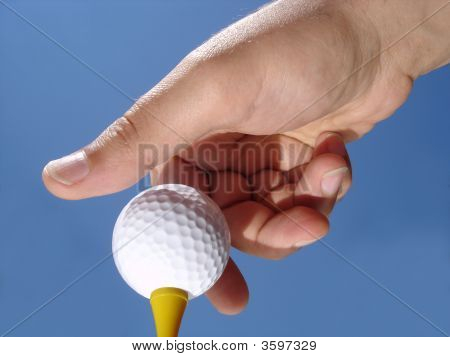 Colocar la bola de Golf en Tee
