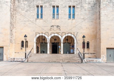 Haifa, Israel - May 13, 2014: View Of The Facade Of The Big Synagogue, With A Prayer, In Hadar Hacar
