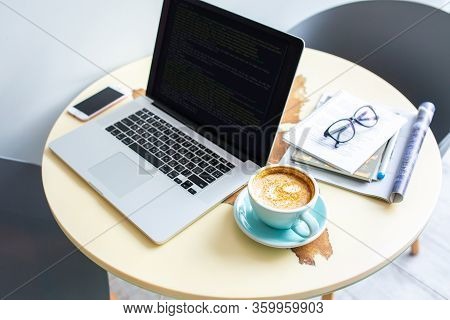 Prints Text. Work At Home. Internet Work.  Home Based Business. Domestic Programmer Work. Working Wi