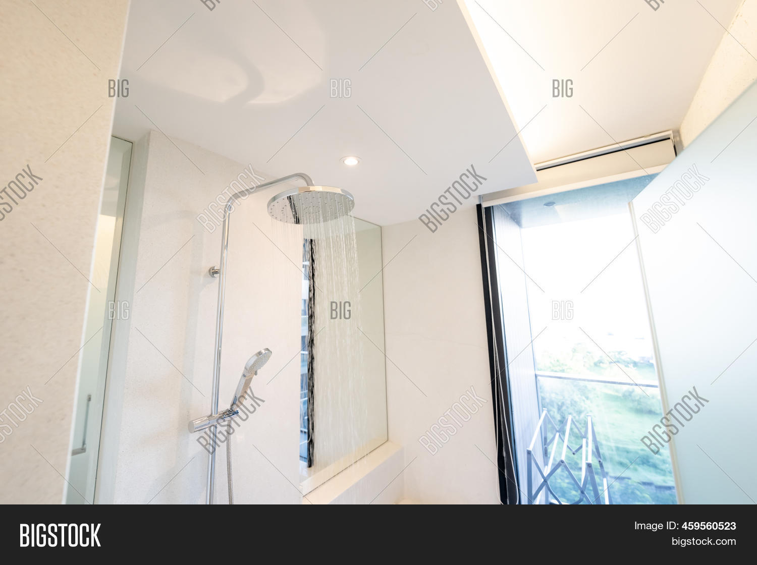 Water Pouring Out Image & Photo (Free Trial) Bigstock