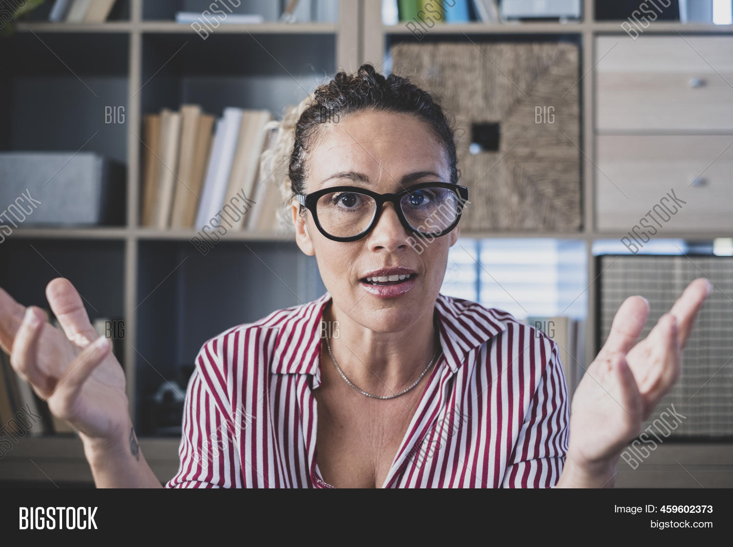 Confused 图片和照片（免费试用） | Bigstock