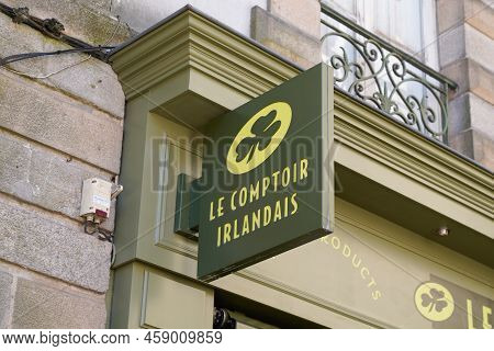 Bordeaux , Aquitaine  France - 07 25 2022 : Le Comptoir Irlandais Logo Brand And Text Sign Front Fac