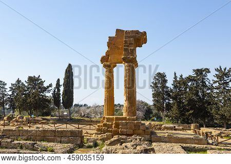 Temple Of The Dioscuri And Sanctuary Of The Chthonic Divinities
