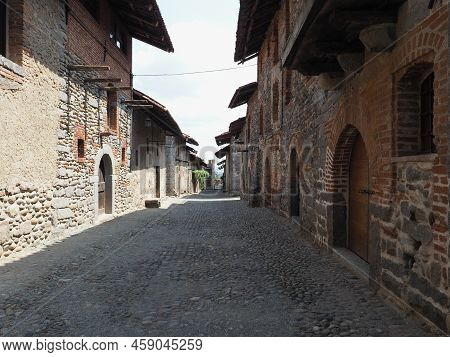 Ricetto Medieval Village In Candelo