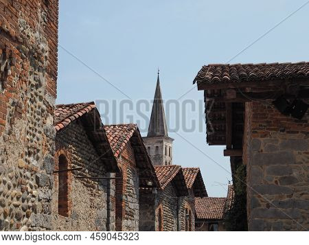 Ricetto Medieval Village In Candelo