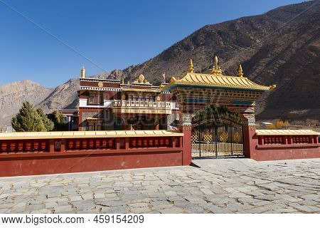 Jomsom, Nepal - November 23, 2016: Jomsom Buddhist Monastery In Himalaya Mountains. Dzong Sampa. Bud