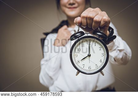 Business Time Clock Or Working Hours Morning Times Remind Alert Warning Concept, People Holding Retr