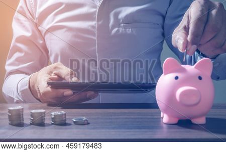 Online Banking Savings Concept, Online Investment Savings, Online Stock Investors, Internet Financia
