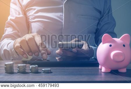 Online Banking Savings Concept, Online Investment Savings, Online Stock Investors, Internet Financia