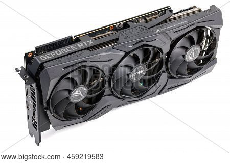 Asus Rog Strix Advanced Nvidia Rtx 2070 Super - Big Black Contemporary Gaming Graphics Card Isolated