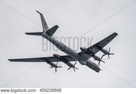 Russia, St. Petersburg, 28 July 2022: Military Aircraft And Helicopters Of The Air Force Fly On The 