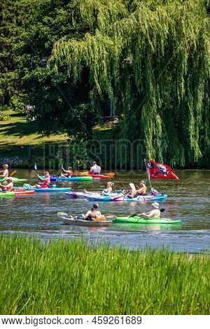 Wausau, Wisconsin, Usa, July, 30, 2022: 8th Annual Paddle Pub Crawl On Lake Wausau And The Wisconsin