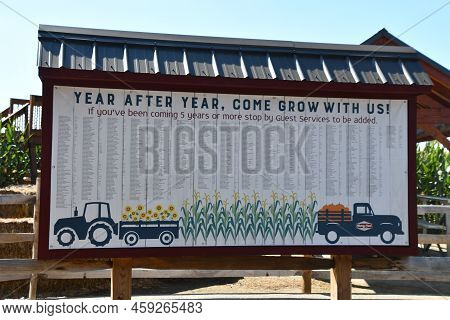 Ronks Pa - Sep 4: Cherry Crest Adventure Farm In Ronks, Pennsylvania, As Seen On Sep 4, 2021.