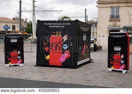 Bordeaux , Aquitaine  France - 07 28 2022 : Coca Cola Sign Logo And Brand Text Sans Sucre On Commerc