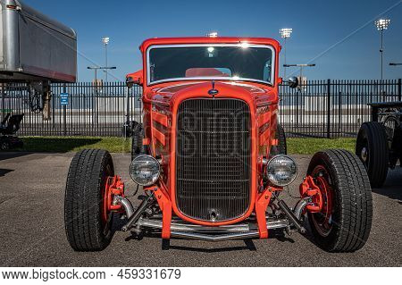 Lebanon, Tn - May 13, 2022: Low Perspective Front View Of A 1932 Ford Tudor Highboy Sedan At A Local
