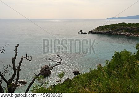 Drobni Pijesak Beach, A Picturesque Bay With Clean Water For Swimming And Diving