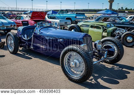 Lebanon, Tn - May 13, 2022: High Perspective Front Corner View Of A Customized 1934 Miller V16 Racec