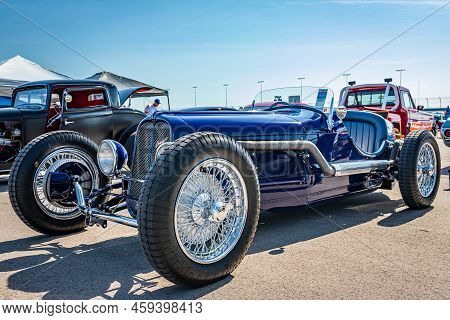 Lebanon, Tn - May 13, 2022: Low Perspective Front Corner View Of A Customized 1934 Miller V16 Raceca