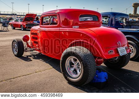 Lebanon, Tn - May 13, 2022: Wide Angle Low Perspective Back Corner View Of A 1932 Ford 3 Window High