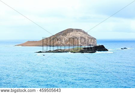 Kaohikaipu Island State Seabird Sanctuary Off  Eastern Coast Of Oahu, Hawaii