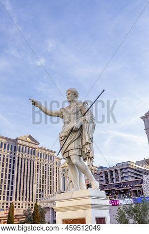 Las Vegas, Usa - May 23, 2022: Statue Of Caesar, Caesars Palace, Las Vegas, Nevada, Usa.
