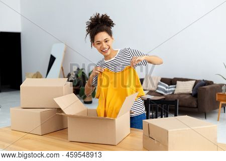 Female Blogger Vlogger Freelancer Using Webcam Broadcasting Live For His Followers Makes An Review O