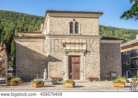 Lanslenbourg, France - June 28,2022 - View At The Church Of Notre Dame Assumption In Lanslebourg-mon