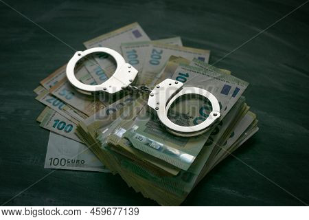 Arrest On Bank Accounts And Property In Europe. Corruption And Waste Of The Budget In The European U