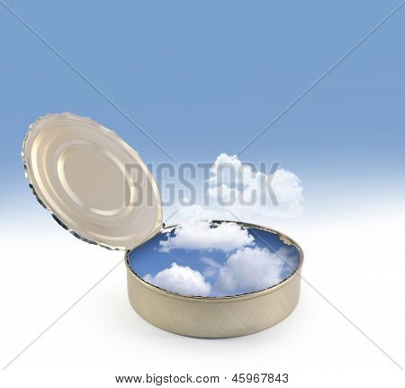 Kan met lucht en de wolken geopend