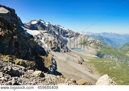Great Panorama Of The Klausen Pass And Towards Clariden. Hiking On The Gemsfairenstock. Mountaineeri