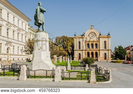 Pecs, Hungary - October 06, 2018: Statue Of Lajos Kossuth In Pecs, Hungary.