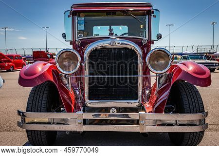 Lebanon, Tn - May 13, 2022: Low Perspective Front View Of A 1926 Dodge Brothers Series 126 Standard 